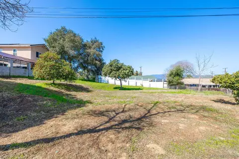 Exterior - 720 Darla Ln, Fallbrook, CA 92028 photo 11 of 13