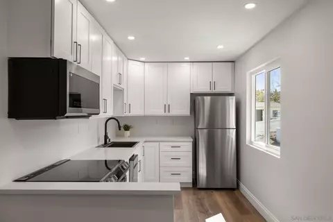 Kitchen - 720 Darla Ln, Fallbrook, CA 92028 photo 3 of 5
