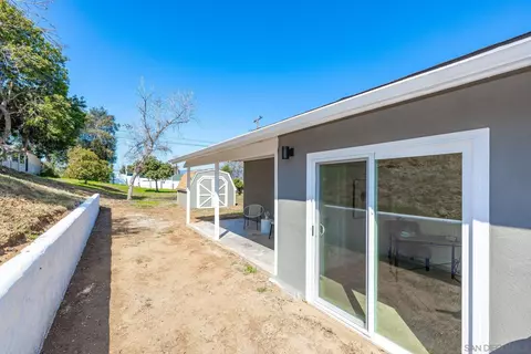 Exterior - 720 Darla Ln, Fallbrook, CA 92028 photo 6 of 13