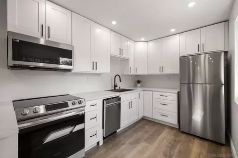 Kitchen - 720 Darla Ln, Fallbrook, CA 92028 photo 4 of 5