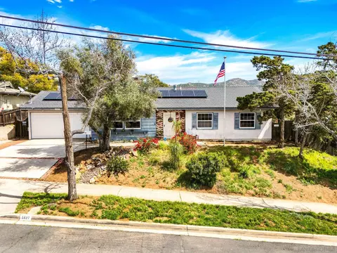 1527 Country Crest Dr, El Cajon, CA 92021