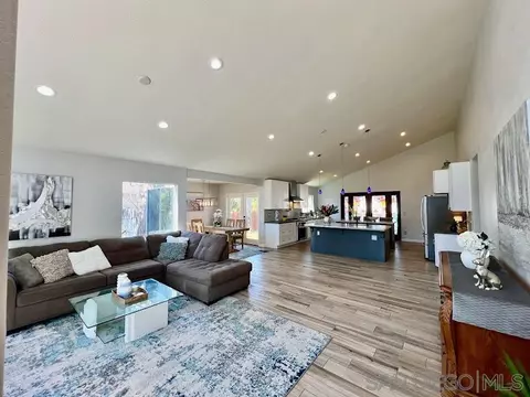 156 Little Oaks Rd, Encinitas, CA 92024