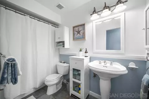 Bath - 156 Little Oaks Rd, Encinitas, CA 92024 photo 3 of 3