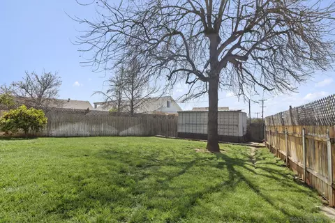 Exterior - 815 Bates Ln, El Cajon, CA 92021 photo 3 of 4