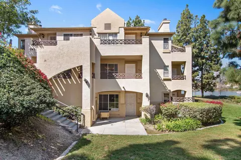 787 Brookstone Rd #204, Chula Vista, CA 91913 photo 3