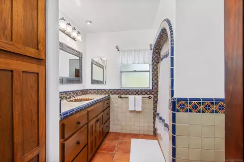 Bath - 4726 Boulder Pl, La Mesa, CA 91941 photo 1 of 3