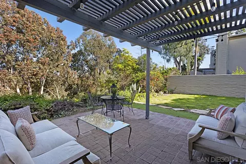 8867 Caminito Primavera, La Jolla, CA 92037 photo 34