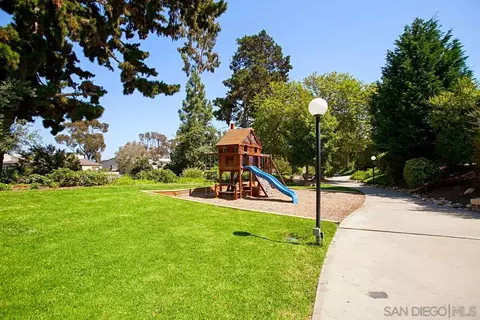 8867 Caminito Primavera, La Jolla, CA 92037 photo 43
