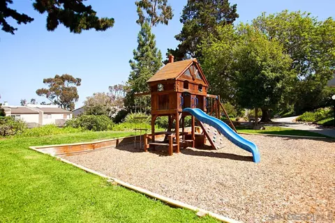 8867 Caminito Primavera, La Jolla, CA 92037 photo 42