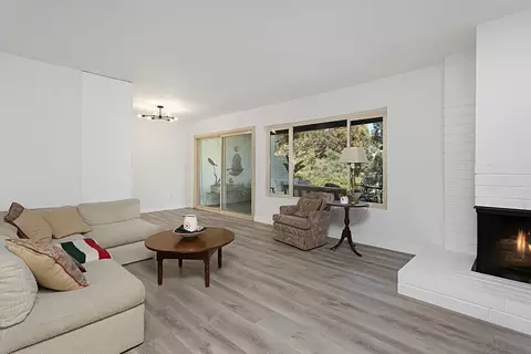 8867 Caminito Primavera, La Jolla, CA 92037 photo 6