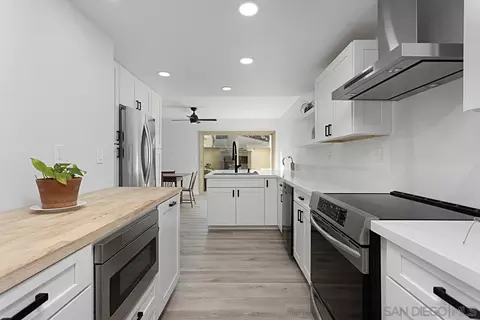 8867 Caminito Primavera, La Jolla, CA 92037 photo 12