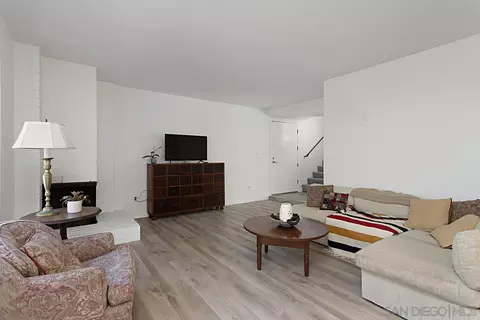 8867 Caminito Primavera, La Jolla, CA 92037 photo 7