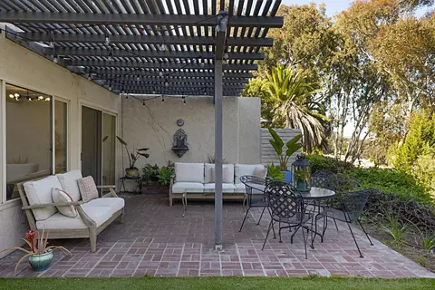 8867 Caminito Primavera, La Jolla, CA 92037 photo 33