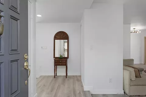 8867 Caminito Primavera, La Jolla, CA 92037 photo 5