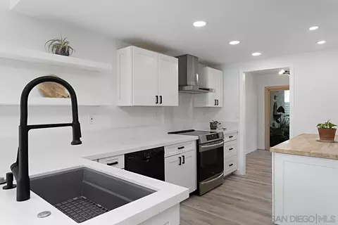 8867 Caminito Primavera, La Jolla, CA 92037 photo 13