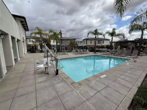 Exterior - 2114 Solara Ln, Vista, CA 92081 photo 5 of 7