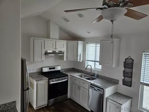 1549 N Vulcan #60, Encinitas, CA 92024