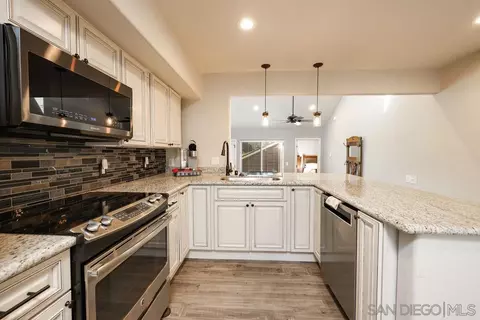 15852 Green Haven Ct, Ramona, CA 92065 photo 3