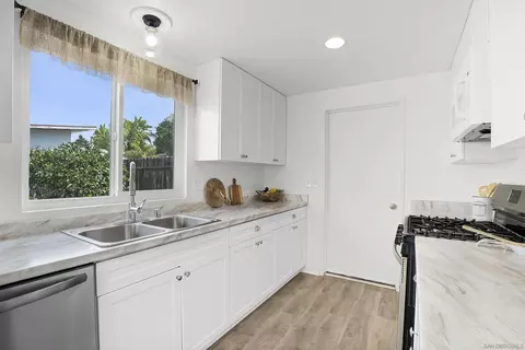 Kitchen - 1253 Tower Dr, Vista, CA 92083 photo 1 of 3