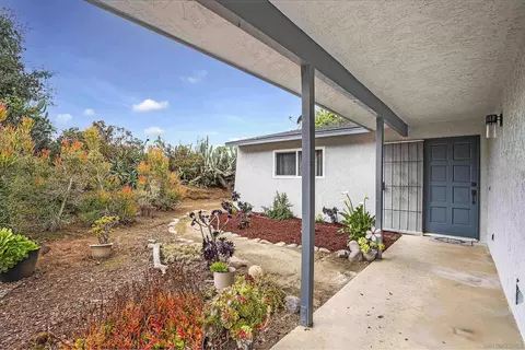 Exterior - 1253 Tower Dr, Vista, CA 92083 photo 2 of 10