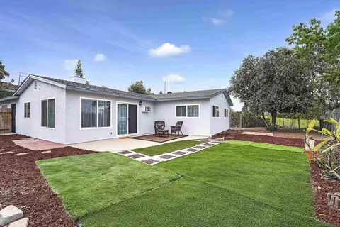 Exterior - 1253 Tower Dr, Vista, CA 92083 photo 5 of 10