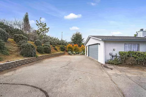 Exterior - 1253 Tower Dr, Vista, CA 92083 photo 9 of 10
