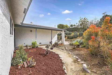 Exterior - 1253 Tower Dr, Vista, CA 92083 photo 8 of 10