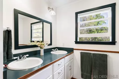Bath - 13636 Jack Rabbit Rd, Poway, CA 92064 photo 2 of 2