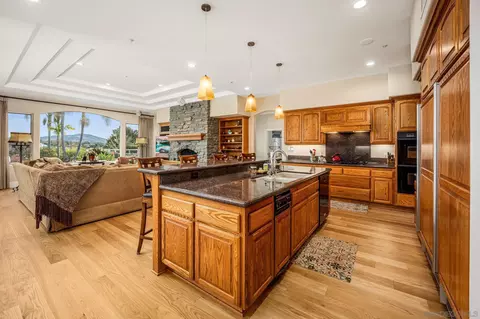 Kitchen - 3451 Calle Margarita, Encinitas, CA 92024 photo 2 of 5