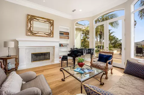 Living - 3451 Calle Margarita, Encinitas, CA 92024 photo 3 of 6