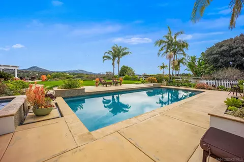 Exterior - 3451 Calle Margarita, Encinitas, CA 92024 photo 6 of 23