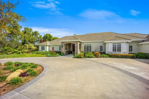 Exterior - 3451 Calle Margarita, Encinitas, CA 92024 photo 9 of 23