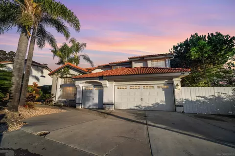 Exterior - 1209 Rancho Pacifica Pl, Vista, CA 92084 photo 2 of 11