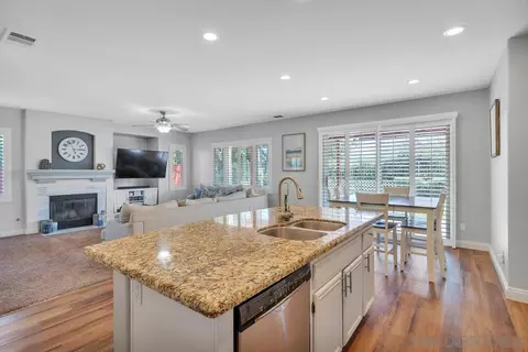 Kitchen - 44016 Terraza Ct, Temecula, CA 92592 photo 4 of 5