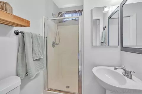 Bath - 44016 Terraza Ct, Temecula, CA 92592 photo 1 of 5