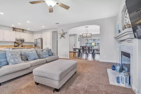 Living - 44016 Terraza Ct, Temecula, CA 92592 photo 3 of 3