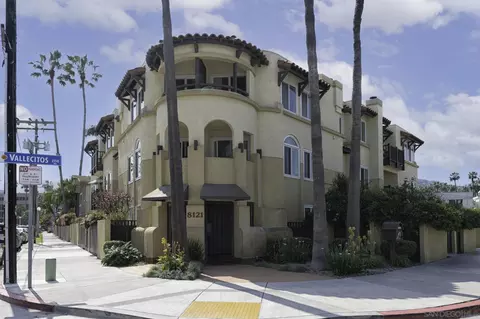 8121 Camino Del Sol #201, La Jolla, CA 92037