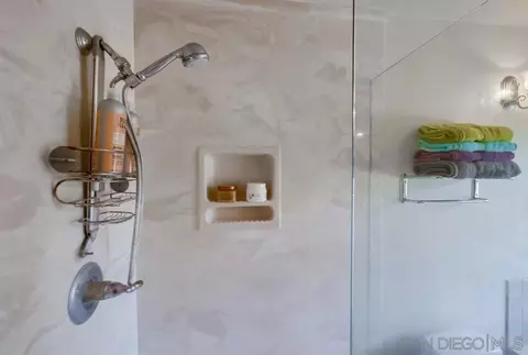 Bath - 13108 Decant Dr, Poway, CA 92064 photo 5 of 6