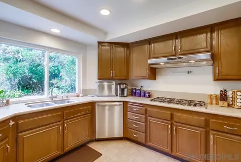 Kitchen - 13108 Decant Dr, Poway, CA 92064 photo 4 of 5