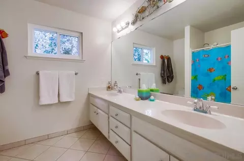 Bath - 13108 Decant Dr, Poway, CA 92064 photo 6 of 6