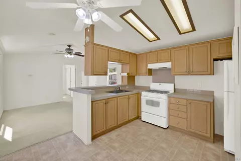 Kitchen - 12306 Old Pomerado Rd #16, Poway, CA 92064 photo 5 of 5