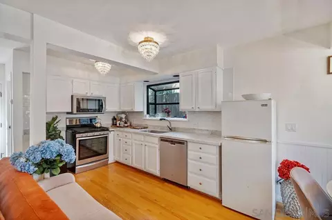 Kitchen - 334 G Ave, Coronado, CA 92118 photo 1 of 1