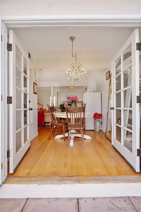 Dining - 334 G Ave, Coronado, CA 92118 photo 4 of 5