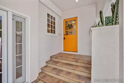 Entry Way - 334 G Ave, Coronado, CA 92118 photo 4 of 5