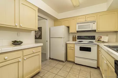 Kitchen - 3606 Vista Rey #36, Oceanside, CA 92057 photo 2 of 2