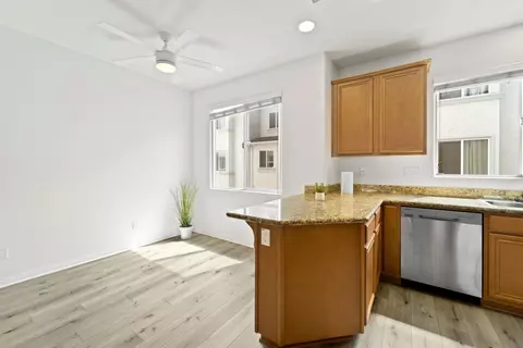 Kitchen - 252 Vermont Ct, El Cajon, CA 92020 photo 2 of 9