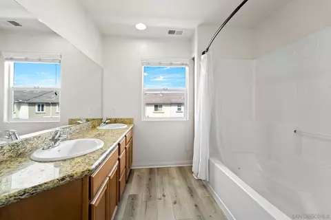 Bath - 252 Vermont Ct, El Cajon, CA 92020 photo 2 of 4
