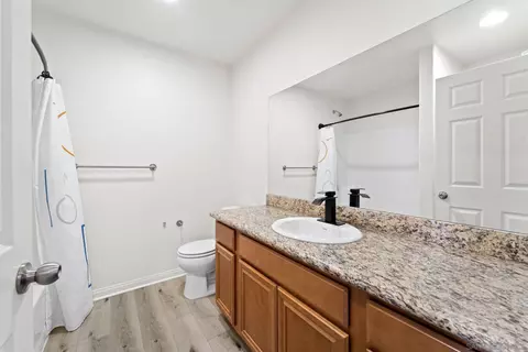 Bath - 252 Vermont Ct, El Cajon, CA 92020 photo 4 of 4