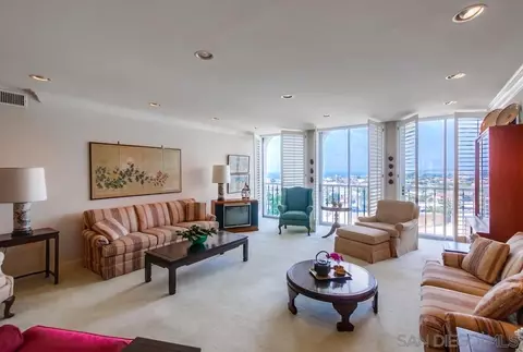 1001 Genter St #7C, La Jolla, CA 92037