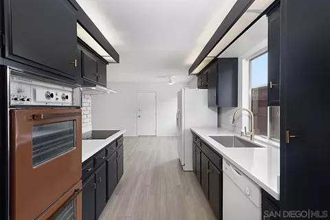 Kitchen - 1076 Nidrah St, El Cajon, CA 92020 photo 2 of 4